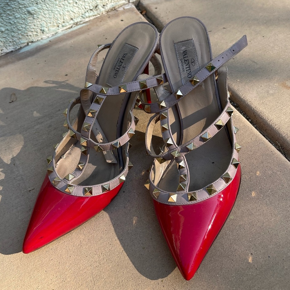 Valentino Garavani Rockstud Caged Pump 39.5